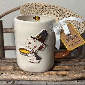 Rae Dunn NEW FOR 2025 Peanuts Snoopy SHARE GRATITUDE PUMPKIN PIE PILGRIM MUG